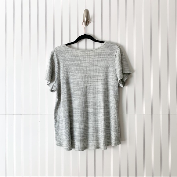 Lularoe Women’s XL Gray Heathered Classic T - Picture 5 of 5